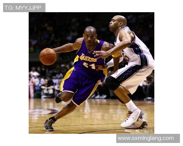 足球明星与篮球传奇科比的辉煌人生与运动精神交汇探讨