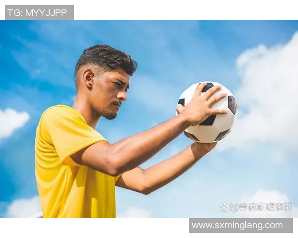 足球明星宣传照片展现运动魅力与个性风采的完美结合