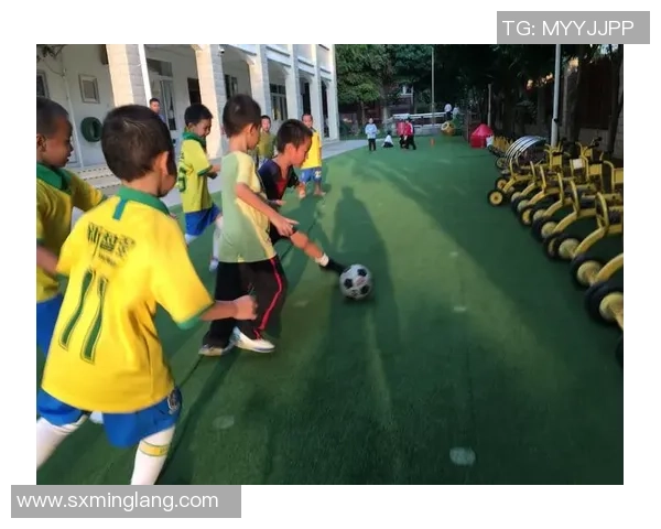 足球明星挑战智力游戏下棋视频精彩瞬间回顾